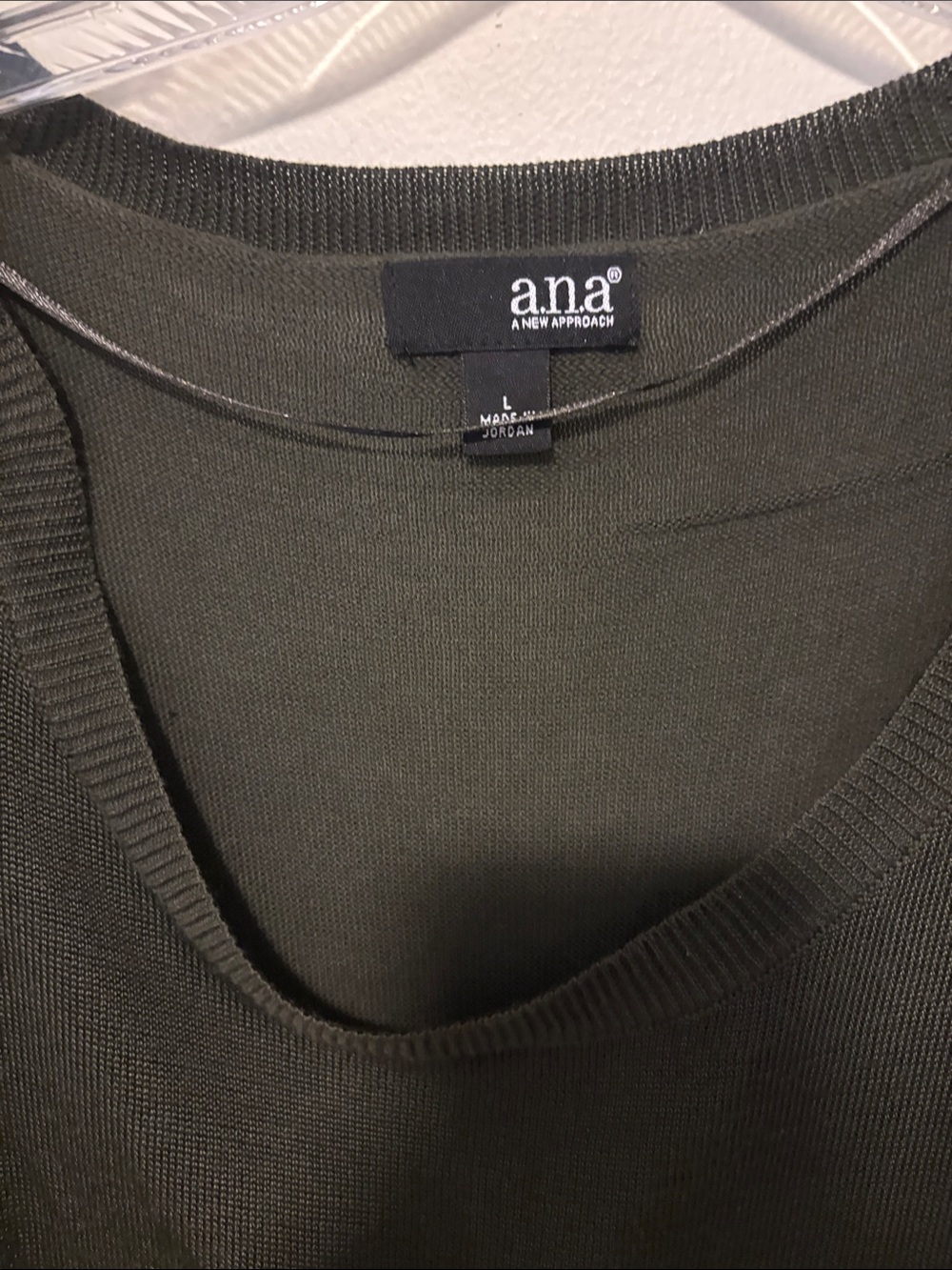 a.n.a Men’s Olive Green Crewneck Sweater